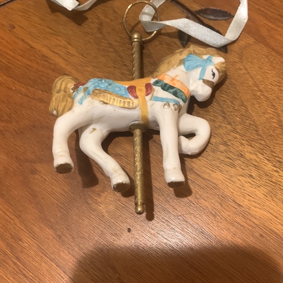 Carousel horse ornament (1) - Picture 4 of 6